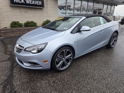 Used 2018 Buick Cascada Premium image 2