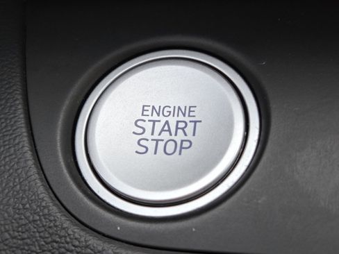 Used 2022 Hyundai Elantra Limited FWD image 37