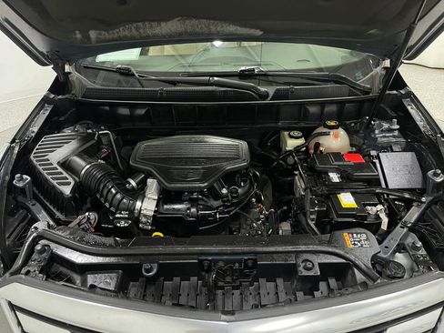 Used 2018 Cadillac XT5 Luxury w/ Driver Awareness Package image 29