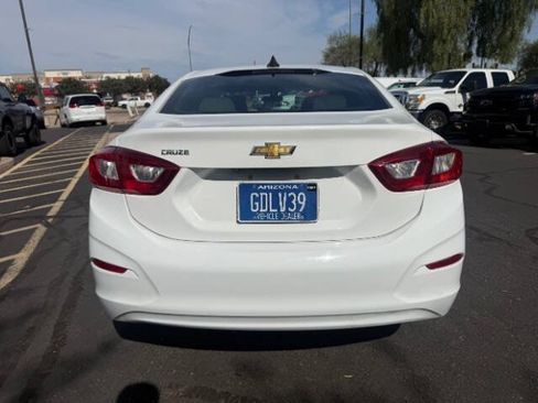 Used 2019 Chevrolet Cruze LS FWD image 4