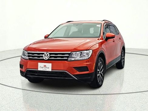 Used 2019 Volkswagen Tiguan SE FWD image 2