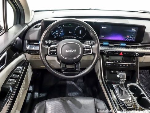 Used 2022 Kia Carnival SX Prestige image 19