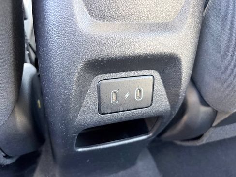 Used 2025 Hyundai Venue SEL FWD image 11