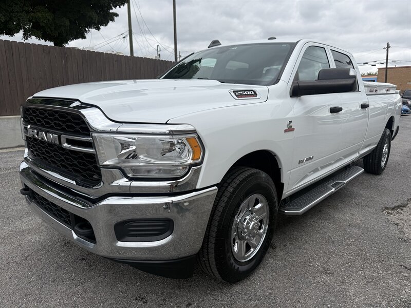 Used 2022 RAM 2500 Tradesman w/ Chrome Appearance Group RWD image 16