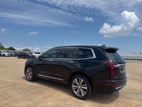 Used 2020 Cadillac XT6 Premium Luxury FWD image 16