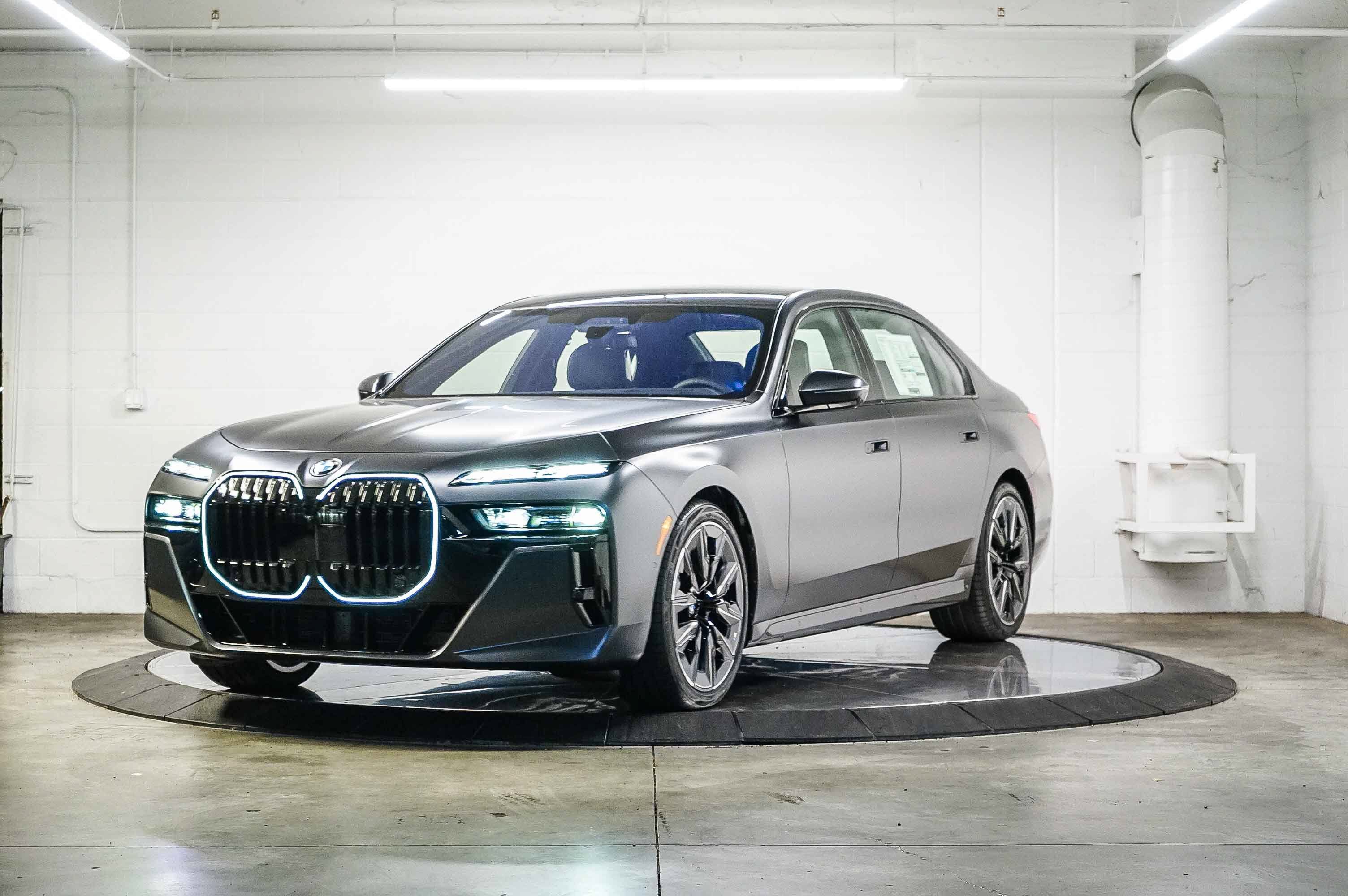 New 2026 BMW 760i xDrive w/ Executive Package AWD/4WD image 3