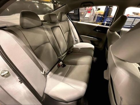 Used 2015 Honda Accord LX image 27