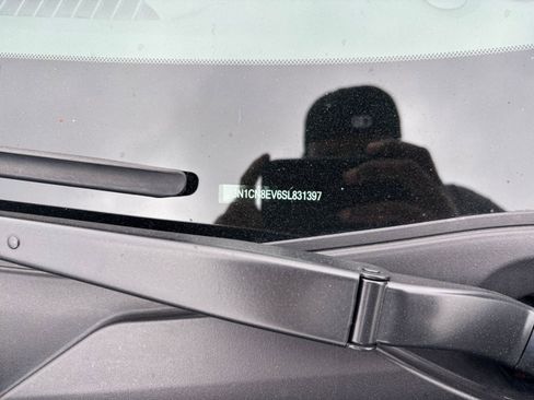 Used 2025 Nissan Versa SV FWD image 29