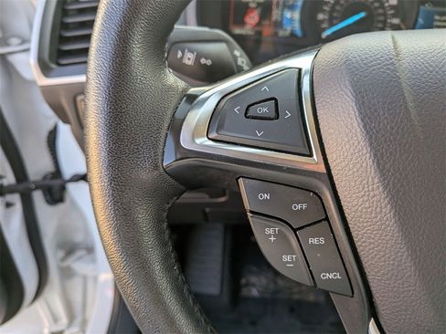 Used 2024 Ford Edge SEL image 21