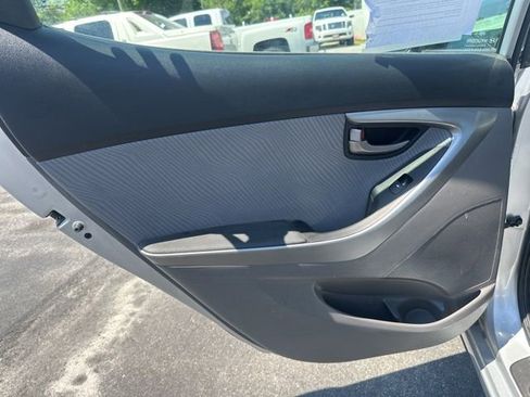 Used 2012 Hyundai Elantra GLS w/ Preferred Pkg 3 FWD image 8