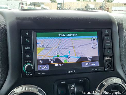 Used 2018 Jeep Wrangler Unlimited Sahara AWD/4WD image 16
