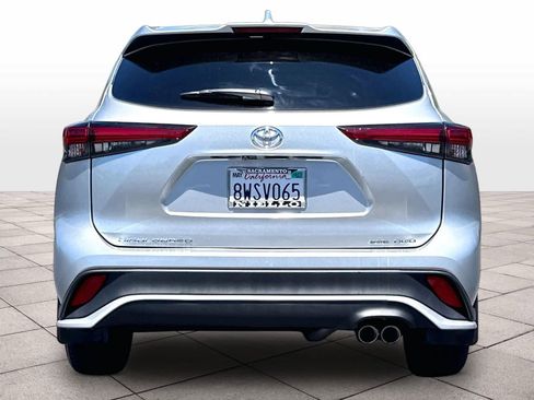 Used 2021 Toyota Highlander XSE AWD/4WD image 7