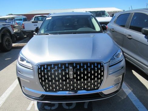 Certified 2023 Lincoln Corsair Reserve w/ Equipment Group 201A image 3