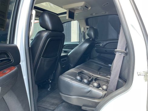 Used 2014 Chevrolet Tahoe LT w/ Luxury Package RWD image 14