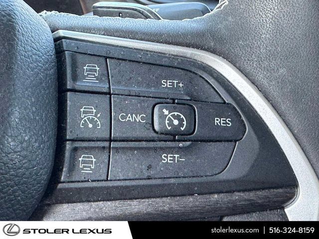 Used 2023 Jeep Grand Cherokee Limited AWD/4WD image 28