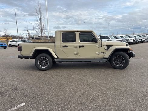 Used 2020 Jeep Gladiator Overland image 13