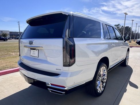 New 2026 Cadillac Escalade ESV Luxury w/ LPO, Radiant Package image 5