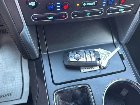 Used 2018 Ford Explorer Platinum image 26