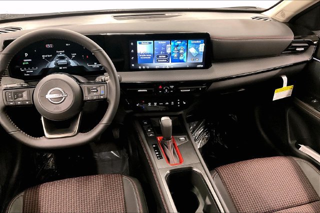 New 2026 Nissan Kicks SR w/ Cold Weather Package FWD image 8