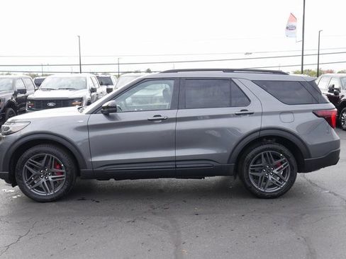 New 2026 Ford Explorer ST-Line w/ ST-Line Street Pack image 8