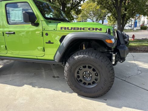 New 2025 Jeep Wrangler Unlimited Rubicon w/ Convenience Group AWD/4WD image 14