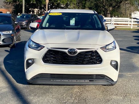 Used 2020 Toyota Highlander LE image 2