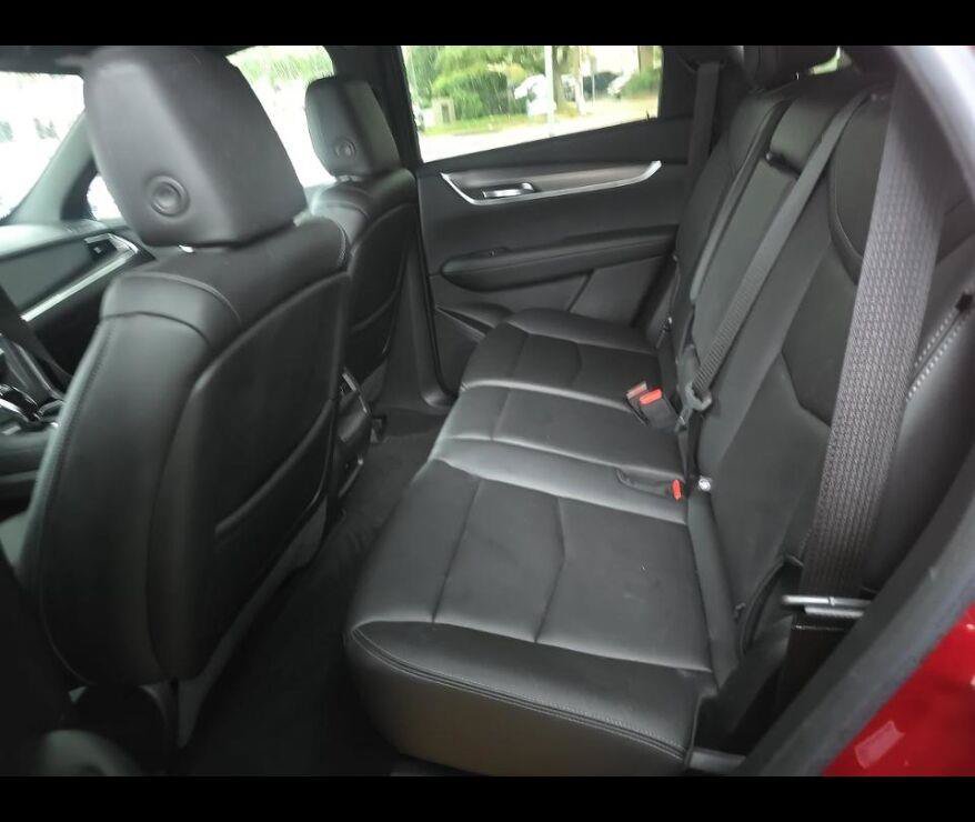 Used 2023 Cadillac XT5 Luxury FWD image 7