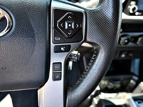 Used 2020 Toyota Tacoma SR5 w/ Technology Package AWD/4WD image 20