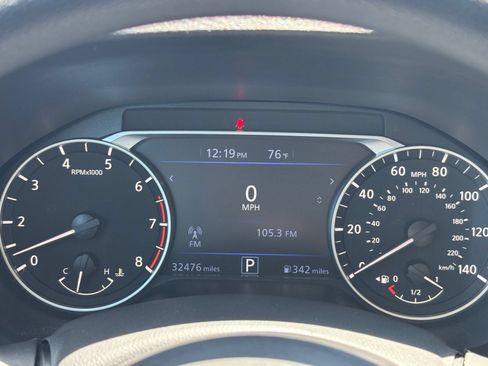 Used 2025 Nissan Altima 2.5 SV FWD image 36