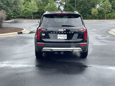 Used 2022 Kia Telluride EX w/ EX Premium Package FWD image 8