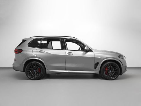 Used 2026 BMW X5 xDrive40i w/ M Sport Package AWD/4WD image 13