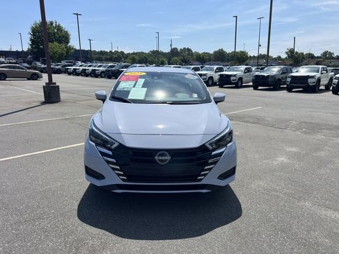 Used 2025 Nissan Versa SV w/ Trunk Package FWD image 2