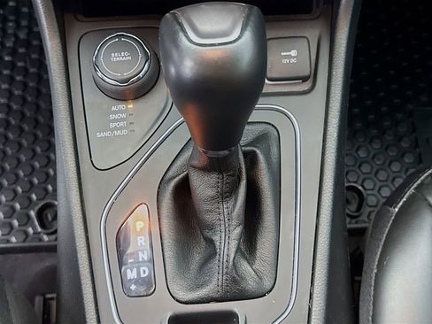 Used 2022 Jeep Cherokee Latitude image 20