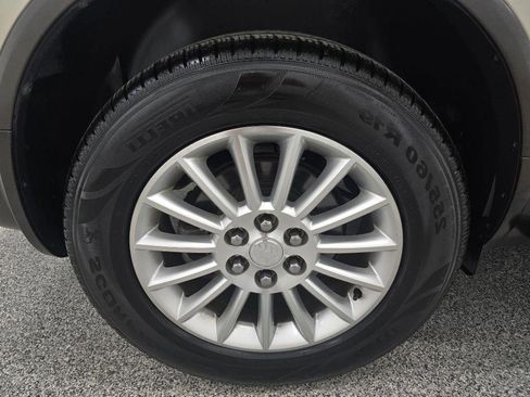 Used 2011 Buick Enclave CXL w/ LPO, Cargo Convenience Pkg FWD image 33