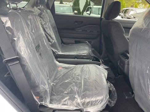 New 2025 Nissan Pathfinder SV image 15