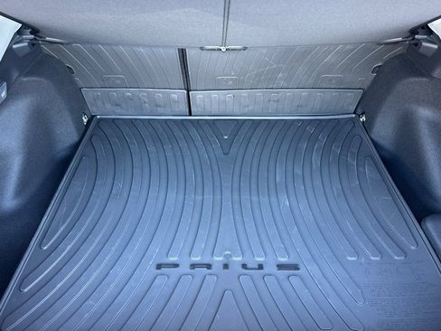 New 2026 Toyota Prius Plug-In Hybrid FWD image 17