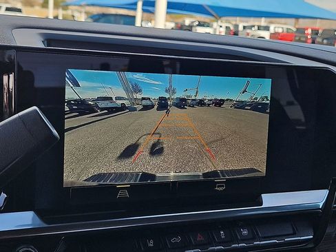 Used 2025 Chevrolet Silverado 2500 LT w/ Convenience Package image 16