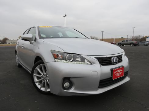 Used 2013 Lexus CT 200h image 2