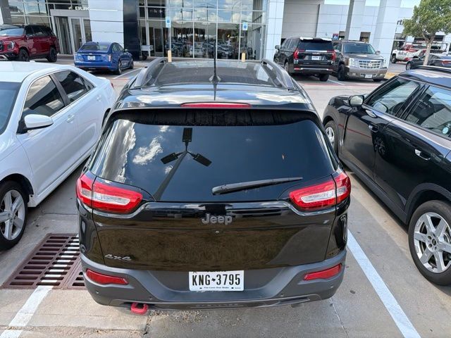 Used 2018 Jeep Cherokee Trailhawk w/ Comfort/Convenience Group AWD/4WD image 6