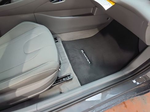 New 2026 Hyundai Elantra SEL Sport Premium FWD image 9