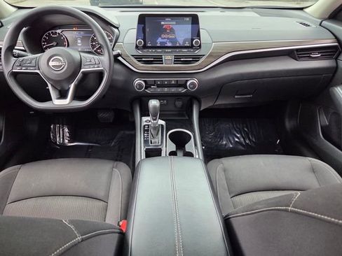 Used 2024 Nissan Altima 2.5 SV FWD image 12
