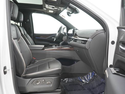 Used 2024 Cadillac Escalade ESV Premium Luxury w/ Performance Package AWD/4WD image 11