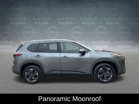 Used 2025 Nissan Rogue SV w/ SV Premium Package FWD image 8