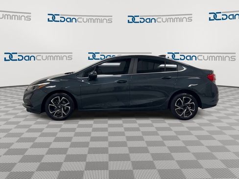 Used 2018 Chevrolet Cruze LT FWD image 5