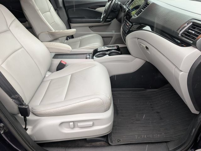 Used 2020 Honda Pilot Touring image 30