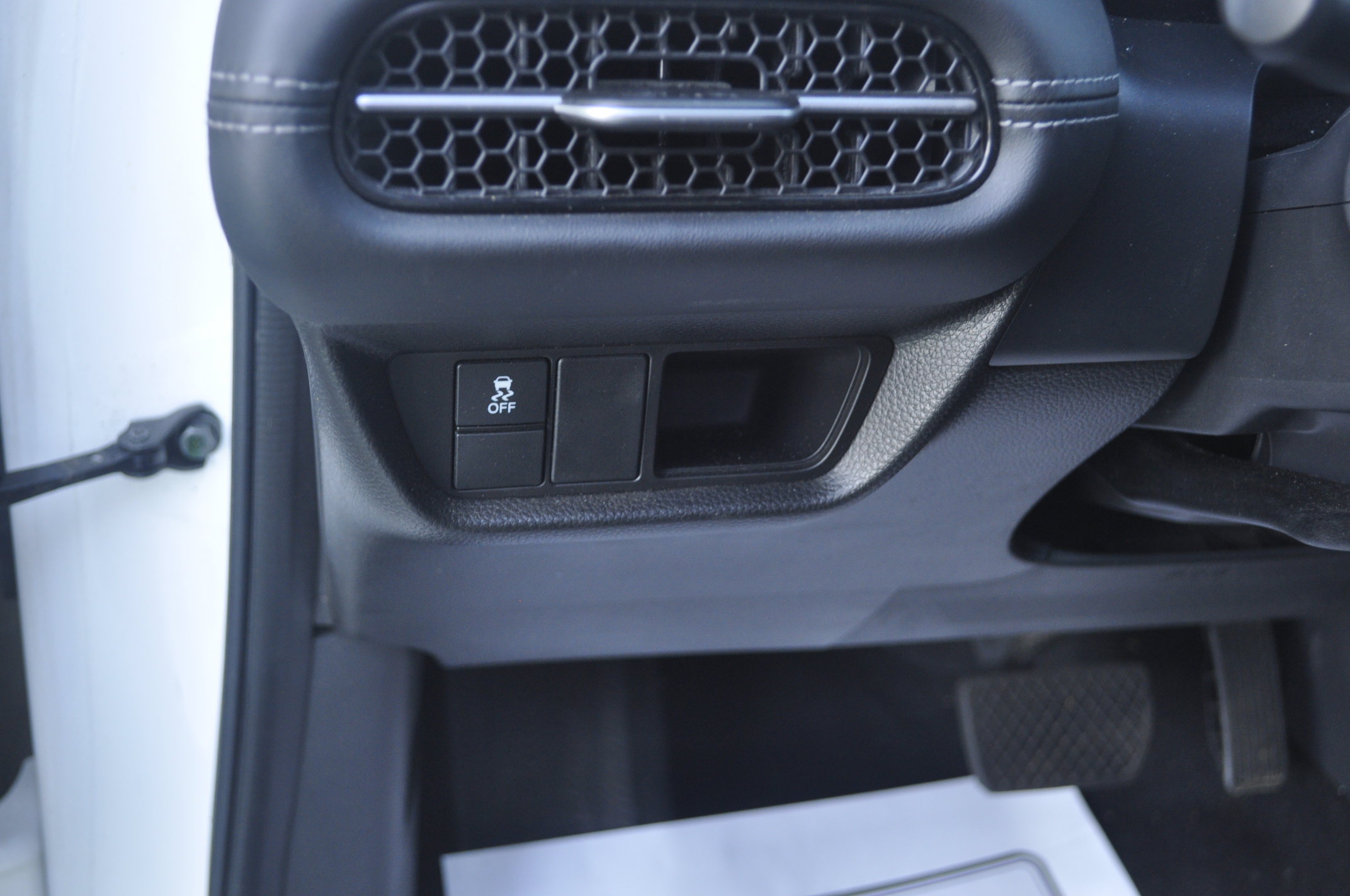 Used 2024 Honda HR-V EX-L image 17