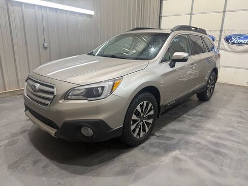 Used 2015 Subaru Outback 3.6R Limited AWD/4WD image 5