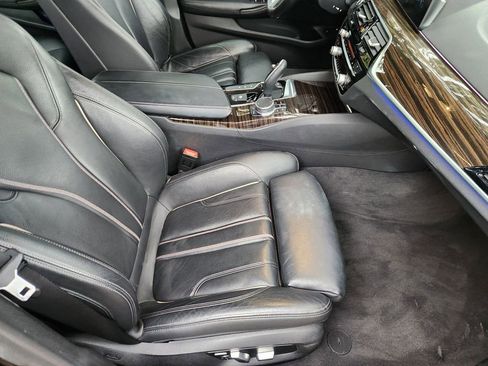 Used 2018 BMW 530e image 13