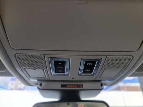 Used 2017 Jaguar XE Prestige image 32