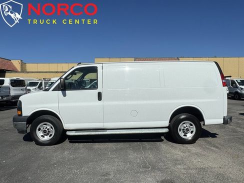 Used 2023 GMC Savana 2500 w/ Driver Convenience Package image 7